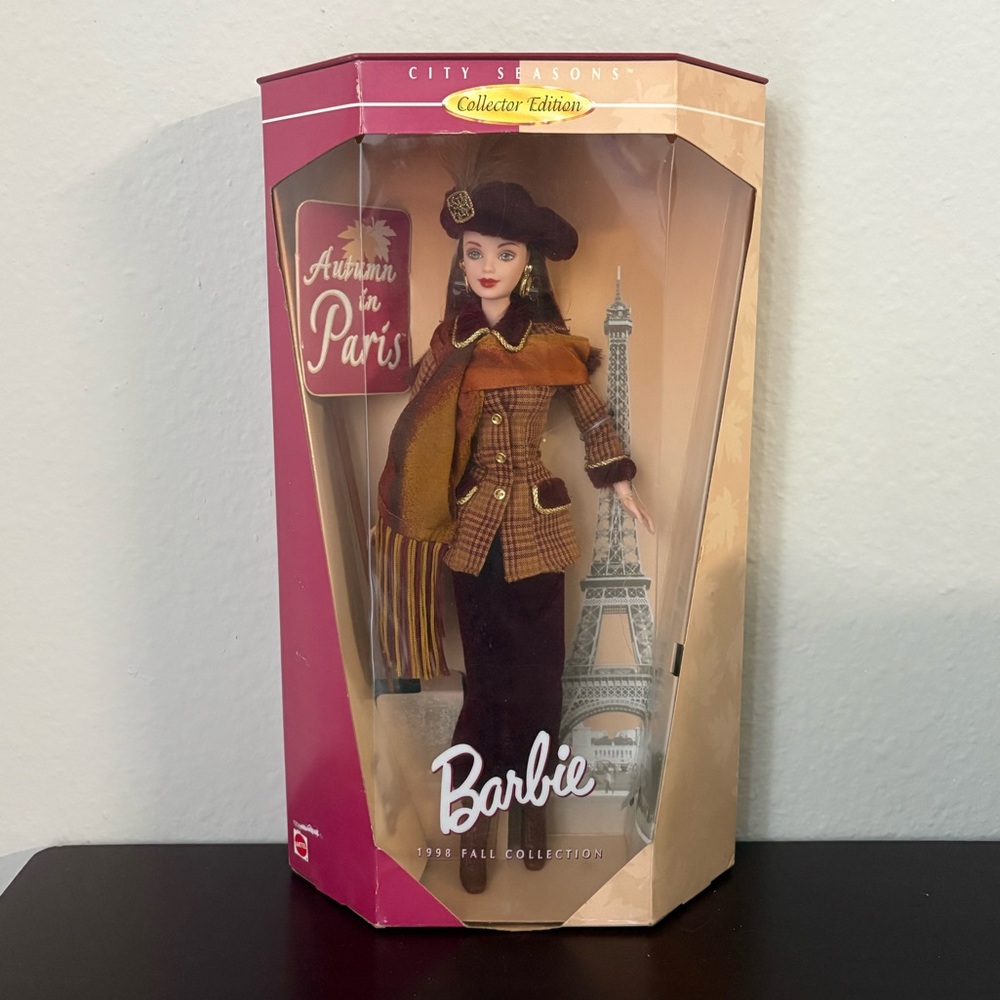 Barbie 1998 City Seasons Collector Edition Autumn in Paris Doll In Box